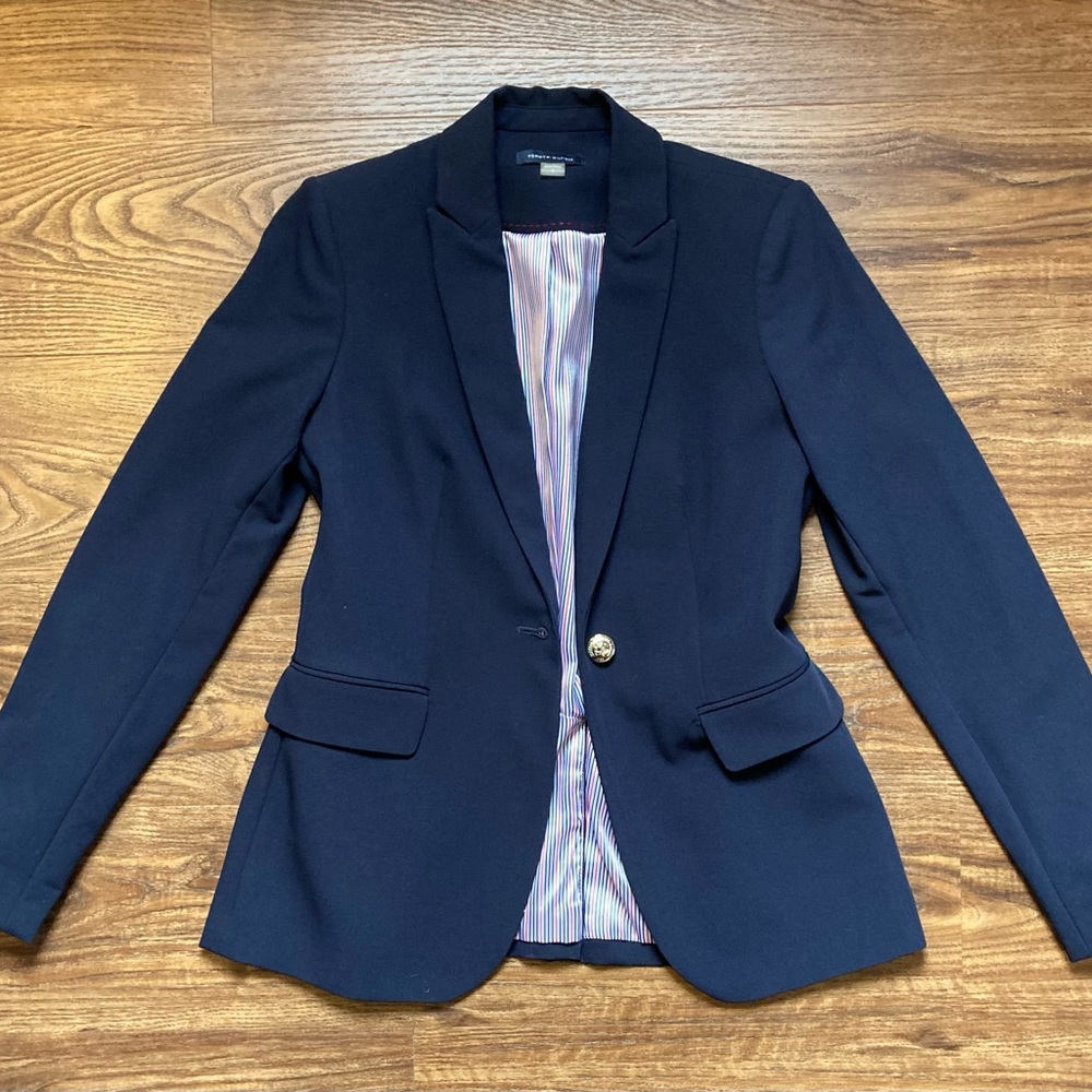 Tommy Hilfiger Blazer. Navy blue, rich pinstripe detail inside jacket. Size 0